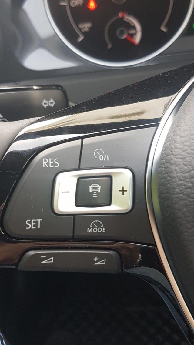 2018 VOLKSWAGEN GOLF - 10
