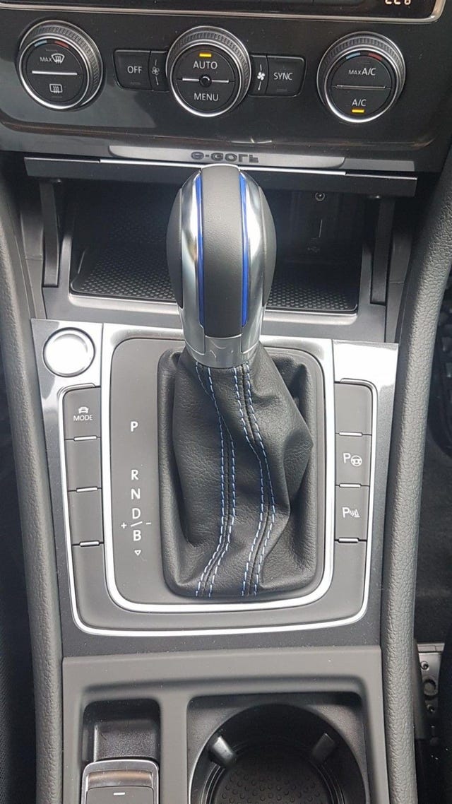2018 VOLKSWAGEN GOLF - 9