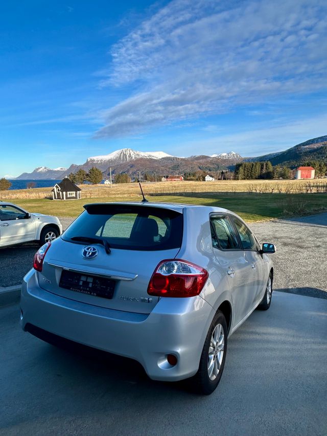 2011 TOYOTA AURIS - 4