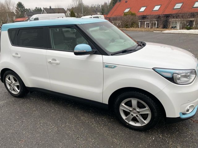 KNAJX81EFG7017452 2017 KIA SOUL-1