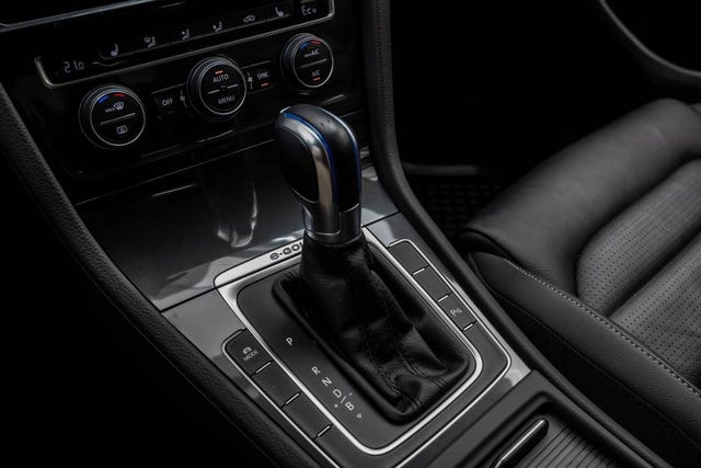 2019 VOLKSWAGEN GOLF - 12