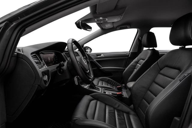 2019 VOLKSWAGEN GOLF - 17
