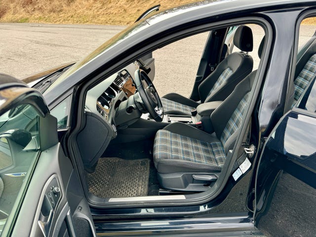 2019 VOLKSWAGEN GOLF - 24