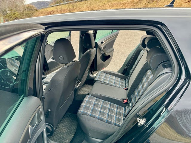 2019 VOLKSWAGEN GOLF - 23