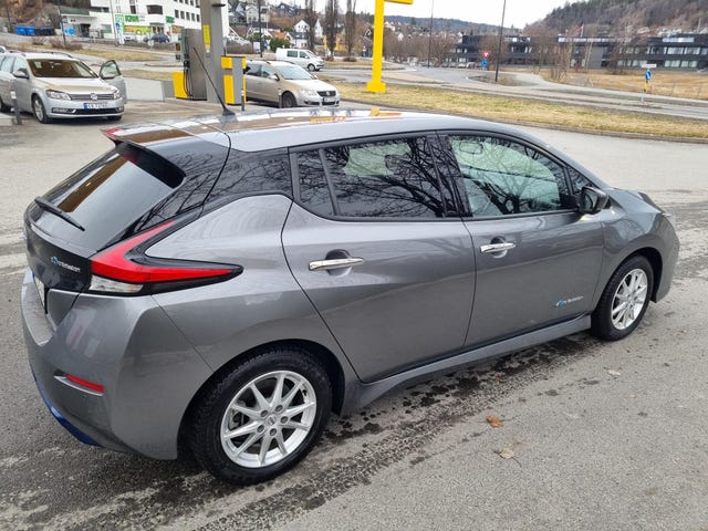SJNFAAZE1U0020414 2018 NISSAN LEAF-3