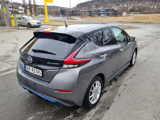 SJNFAAZE1U0020414 2018 NISSAN LEAF-4