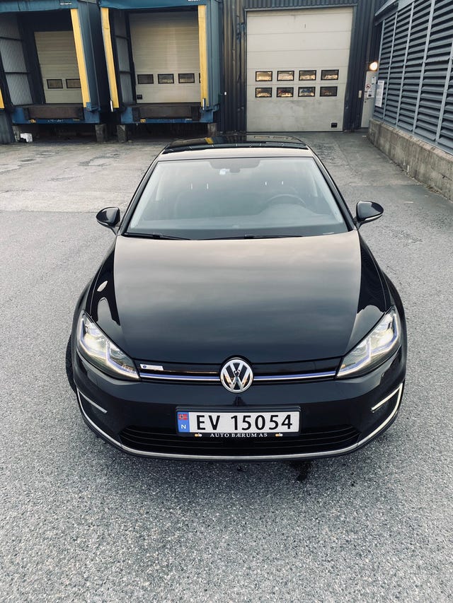 WVWZZZAUZJ8910582 2018 VOLKSWAGEN GOLF-1