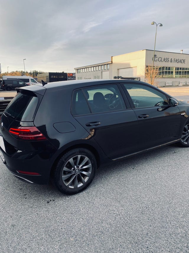 WVWZZZAUZJ8910582 2018 VOLKSWAGEN GOLF-4