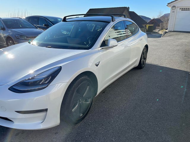 5YJ3E7EB0KF532094 2019 TESLA MODEL 3-1