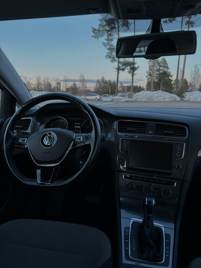 2015 VOLKSWAGEN GOLF - 10