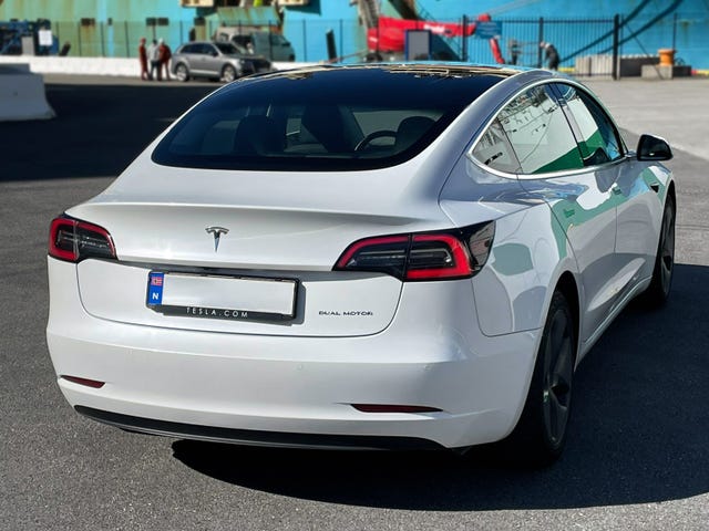 5YJ3E7EB2KF320250 2019 TESLA MODEL 3-2