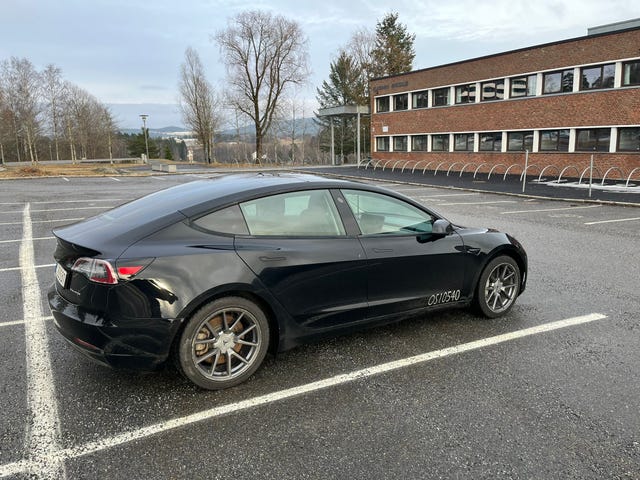 5YJ3E7EB8MF890479 2021 TESLA MODEL 3-4
