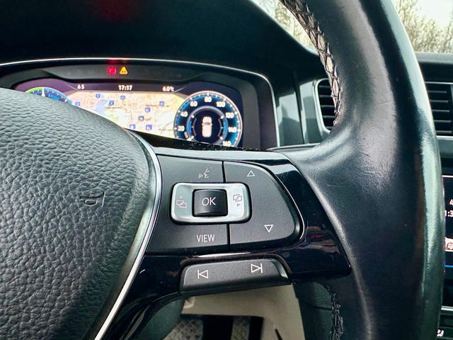2019 VOLKSWAGEN GOLF - 30