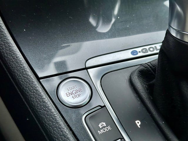 2019 VOLKSWAGEN GOLF - 25