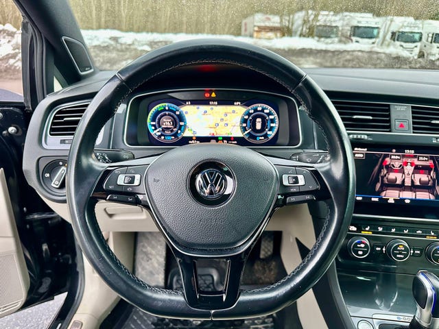 2019 VOLKSWAGEN GOLF - 31