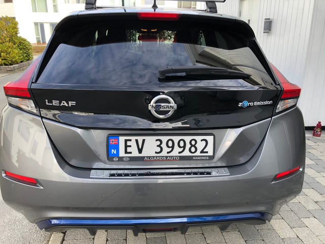 SJNFAAZE1U0041536 2018 NISSAN LEAF-2