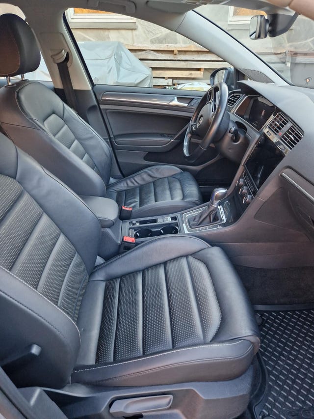 2019 VOLKSWAGEN GOLF - 18