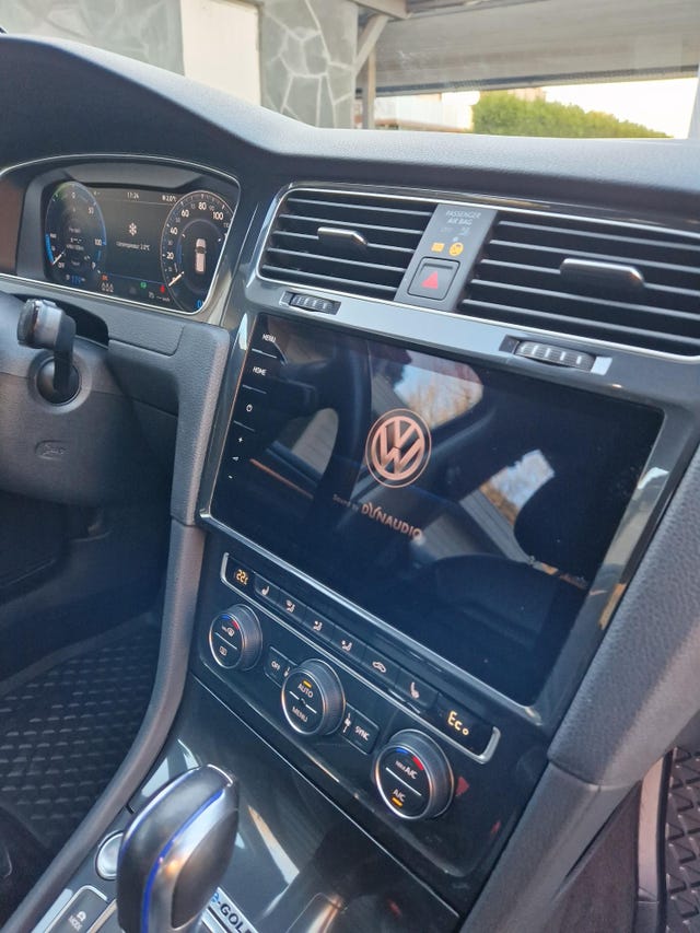 2019 VOLKSWAGEN GOLF - 17