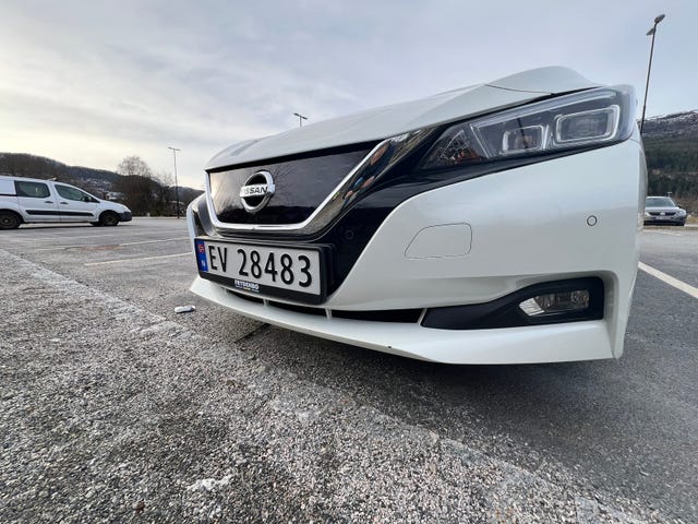 2018 NISSAN LEAF - 11