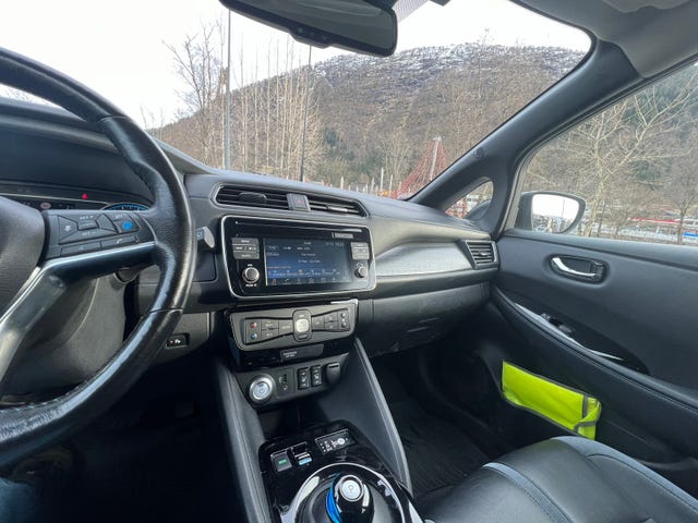 2018 NISSAN LEAF - 10