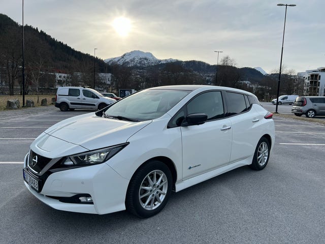SJNFAAZE1U0035652 2018 NISSAN LEAF-3