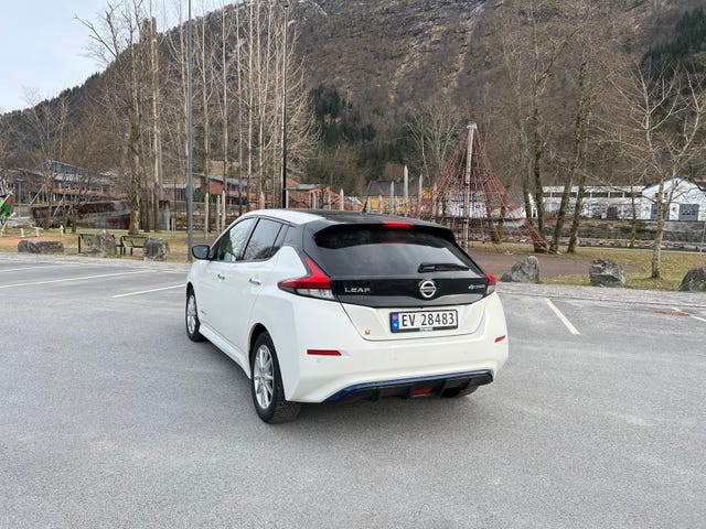 SJNFAAZE1U0035652 2018 NISSAN LEAF-4