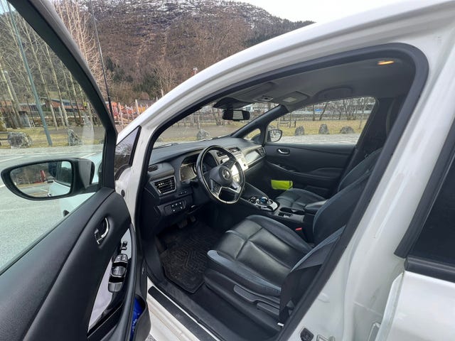 2018 NISSAN LEAF - 8