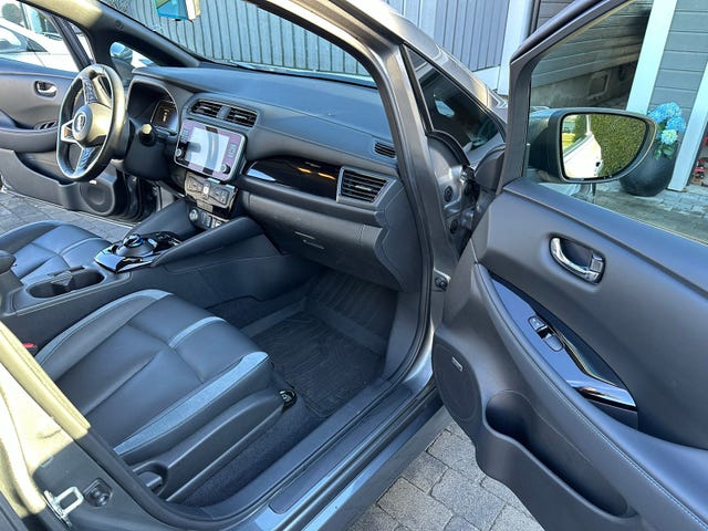 2021 NISSAN LEAF - 12