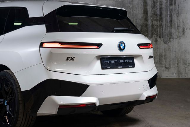 2022 BMW IX M60 - 9