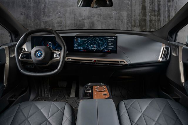 2022 BMW IX M60 - 18