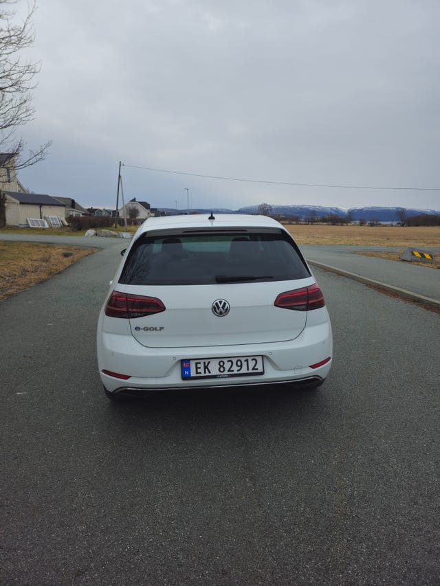 WVWZZZAUZJ8906553 2018 VOLKSWAGEN GOLF-4