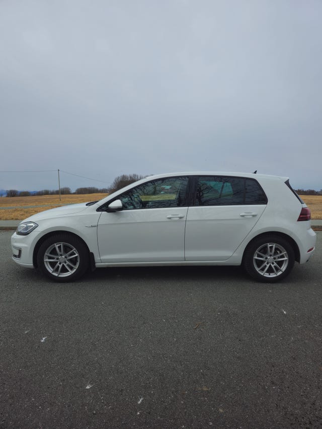 WVWZZZAUZJ8906553 2018 VOLKSWAGEN GOLF-2