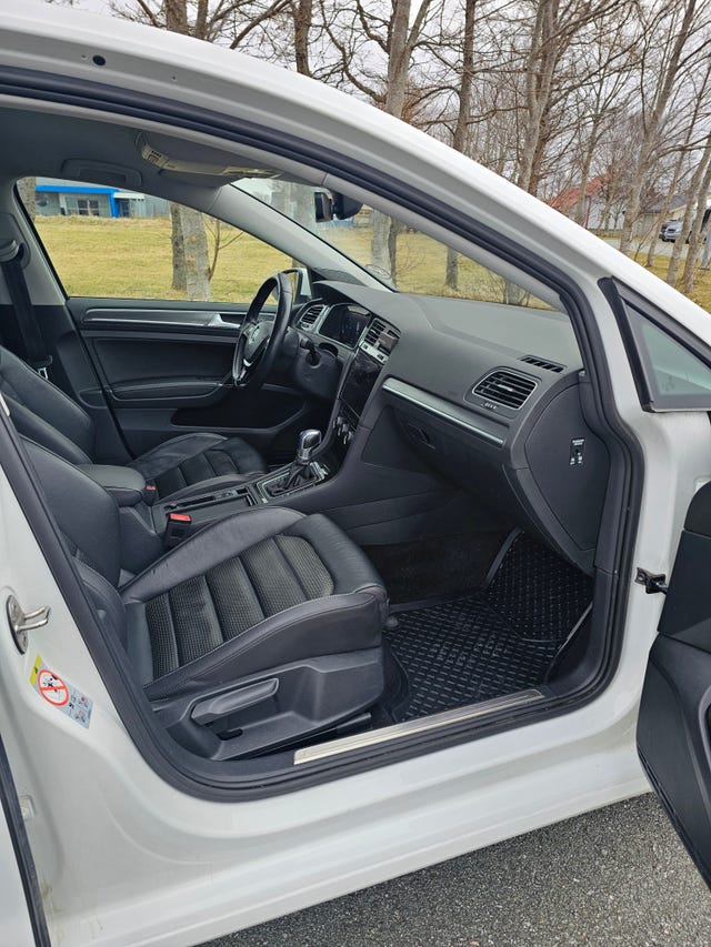 2018 VOLKSWAGEN GOLF - 10