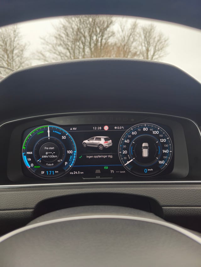 2018 VOLKSWAGEN GOLF - 23