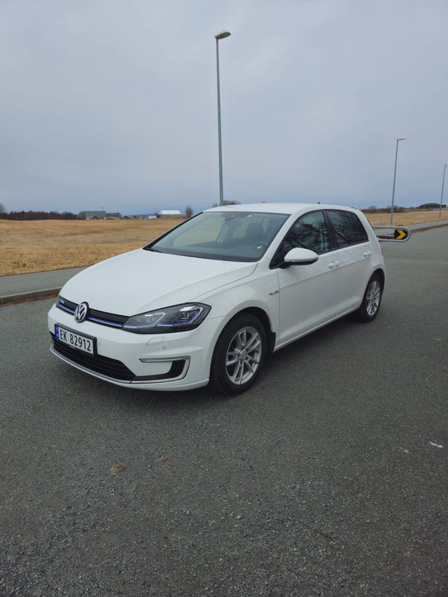 WVWZZZAUZJ8906553 2018 VOLKSWAGEN GOLF-0