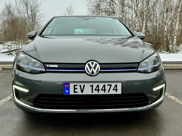 WVWZZZAUZJ8910768 2018 VOLKSWAGEN GOLF-1