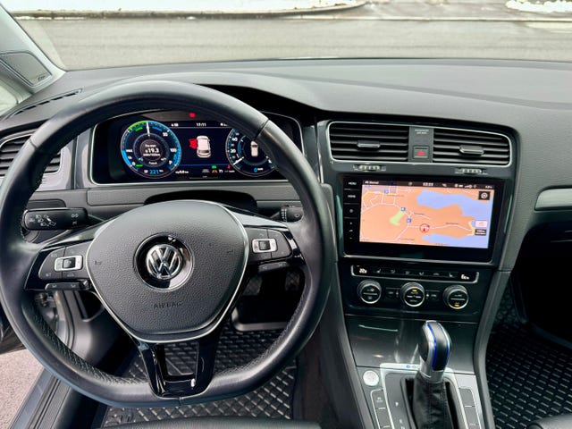 2018 VOLKSWAGEN GOLF - 12