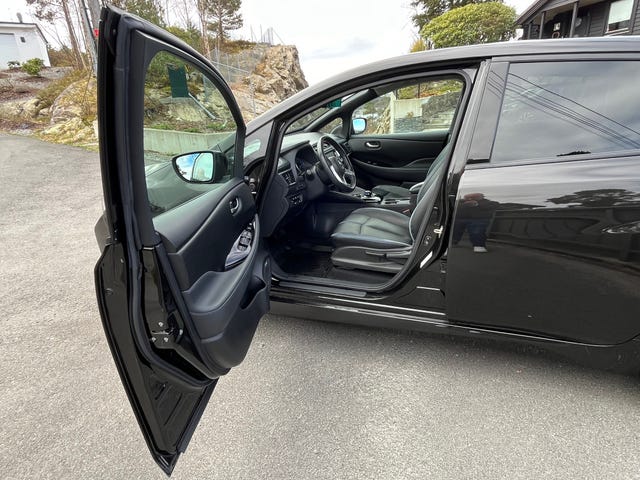 2021 NISSAN LEAF - 10
