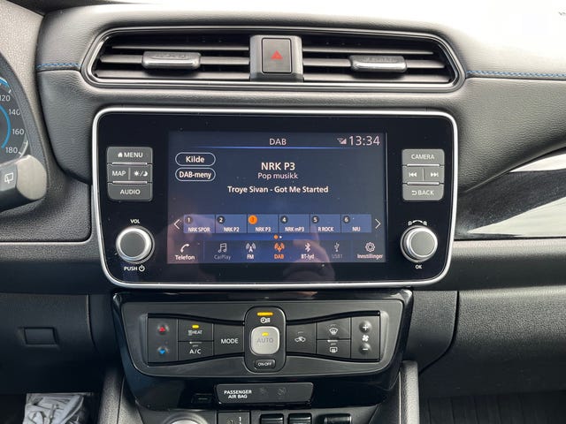 2021 NISSAN LEAF - 17