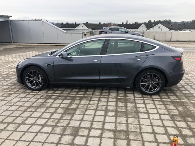 5YJ3E7EBXKF315586 2019 TESLA MODEL 3-2