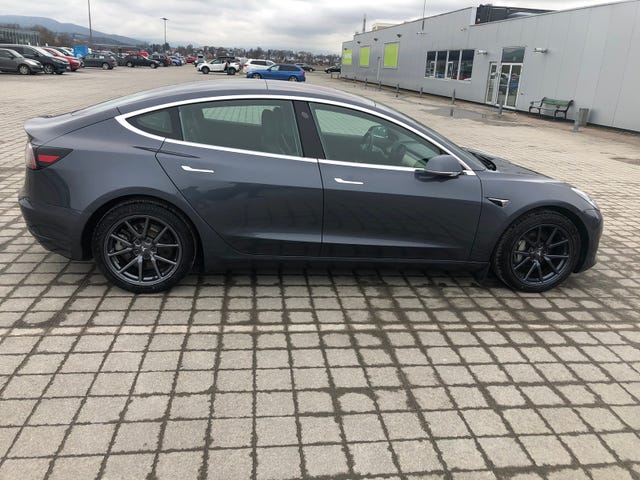 5YJ3E7EBXKF315586 2019 TESLA MODEL 3-4