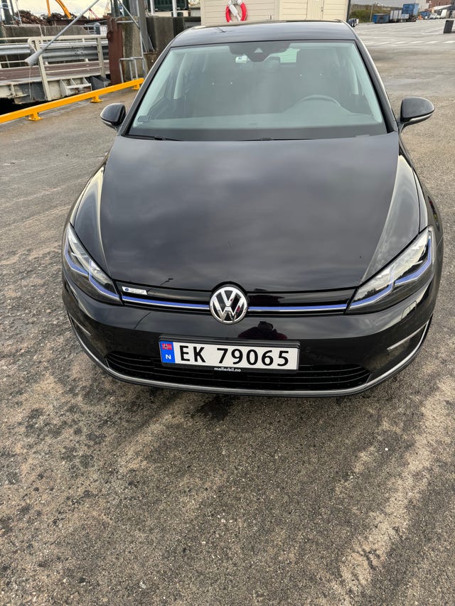 WVWZZZAUZJW909812 2018 VOLKSWAGEN GOLF-3