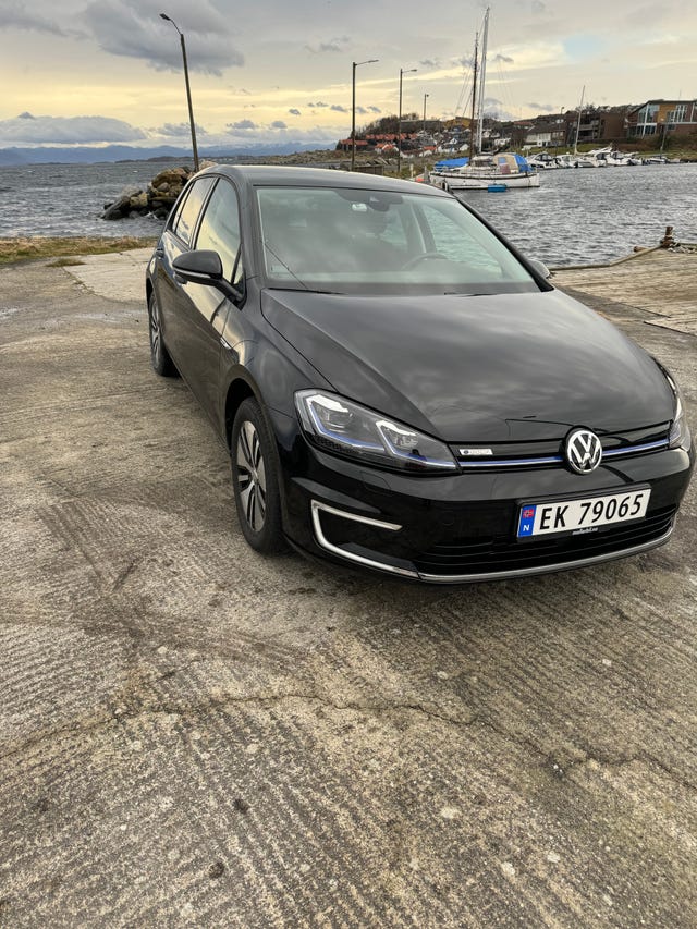 WVWZZZAUZJW909812 2018 VOLKSWAGEN GOLF-1
