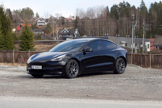 5YJ3E7EB2MF824932 2021 TESLA MODEL 3-1