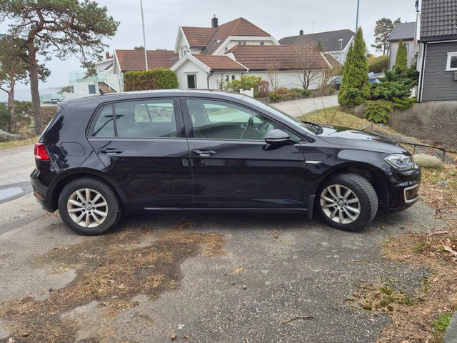 WVWZZZAUZJW902710 2018 VOLKSWAGEN GOLF-2