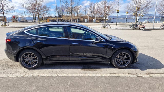 5YJ3E7EB5KF336698 2019 TESLA MODEL 3-4