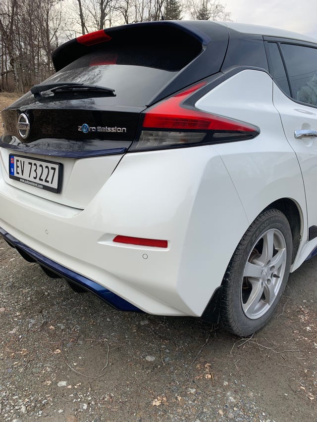 SJNFAAZE1U0004069 2018 NISSAN LEAF-4