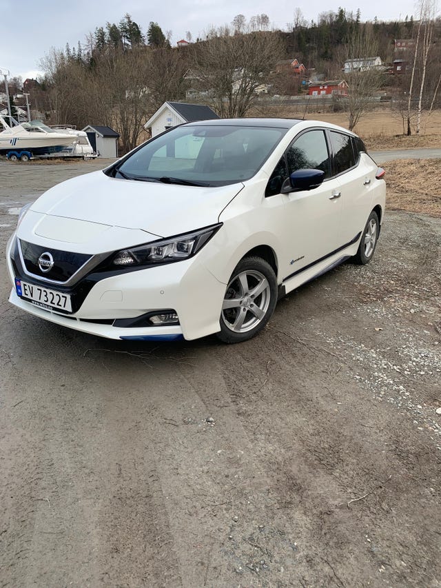 SJNFAAZE1U0004069 2018 NISSAN LEAF-2
