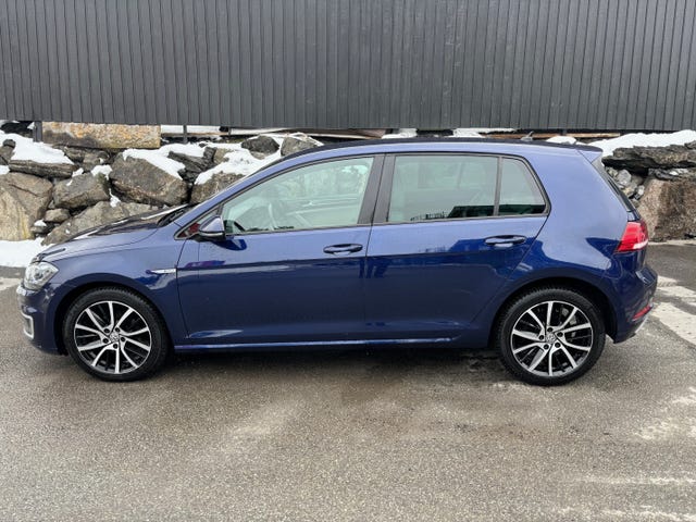 WVWZZZAUZJ8901601 2018 VOLKSWAGEN GOLF-1