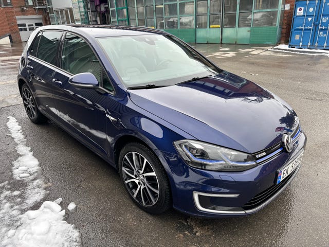 WVWZZZAUZJ8901601 2018 VOLKSWAGEN GOLF-3